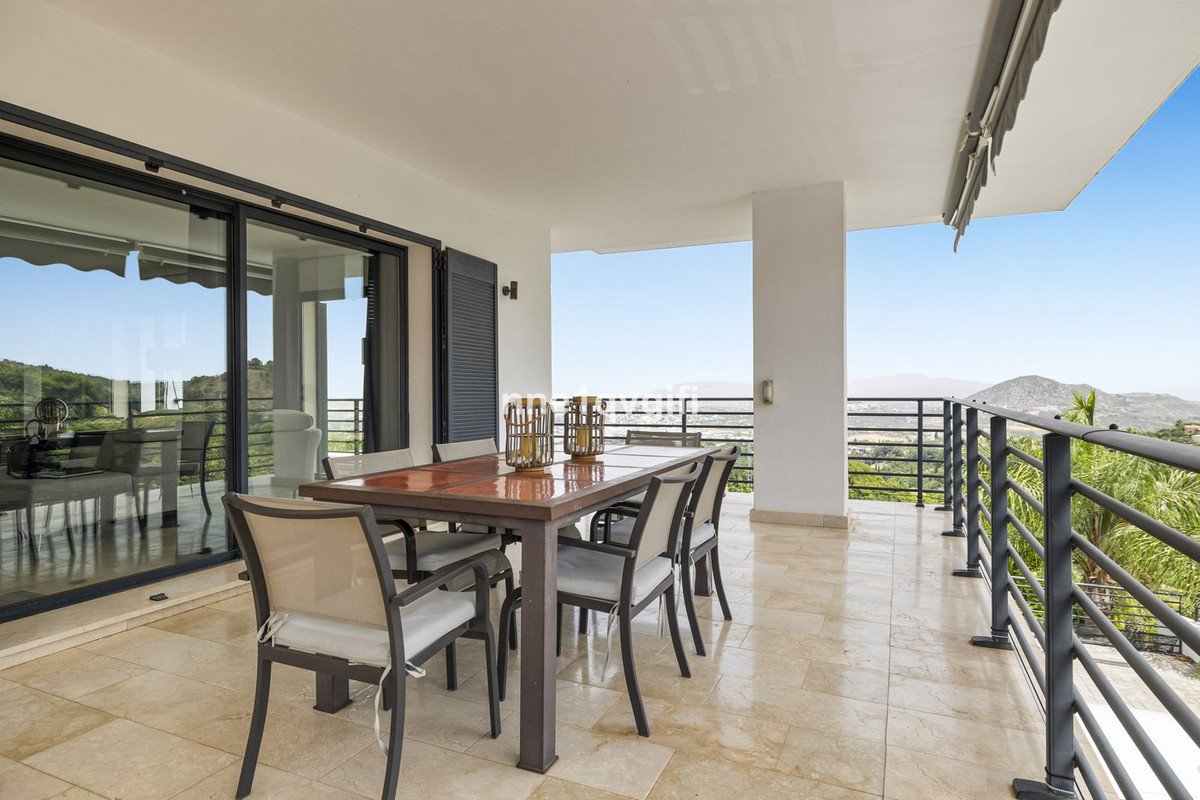 5 Bed Detached Villa in Coín
