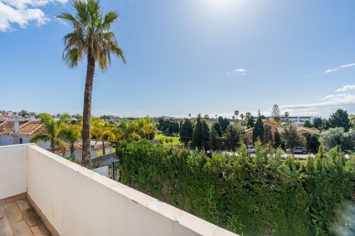 5 Bed Detached Villa in Atalaya
