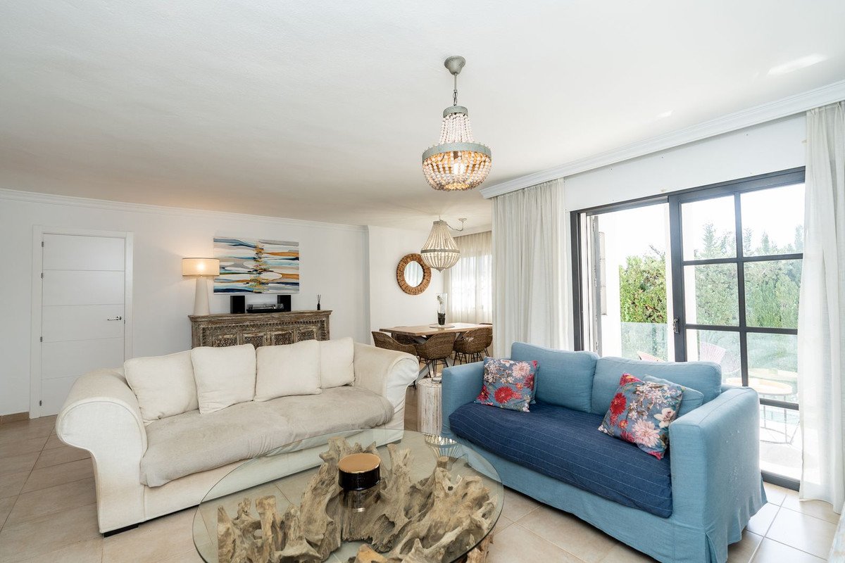 5 Bed Detached Villa in Atalaya