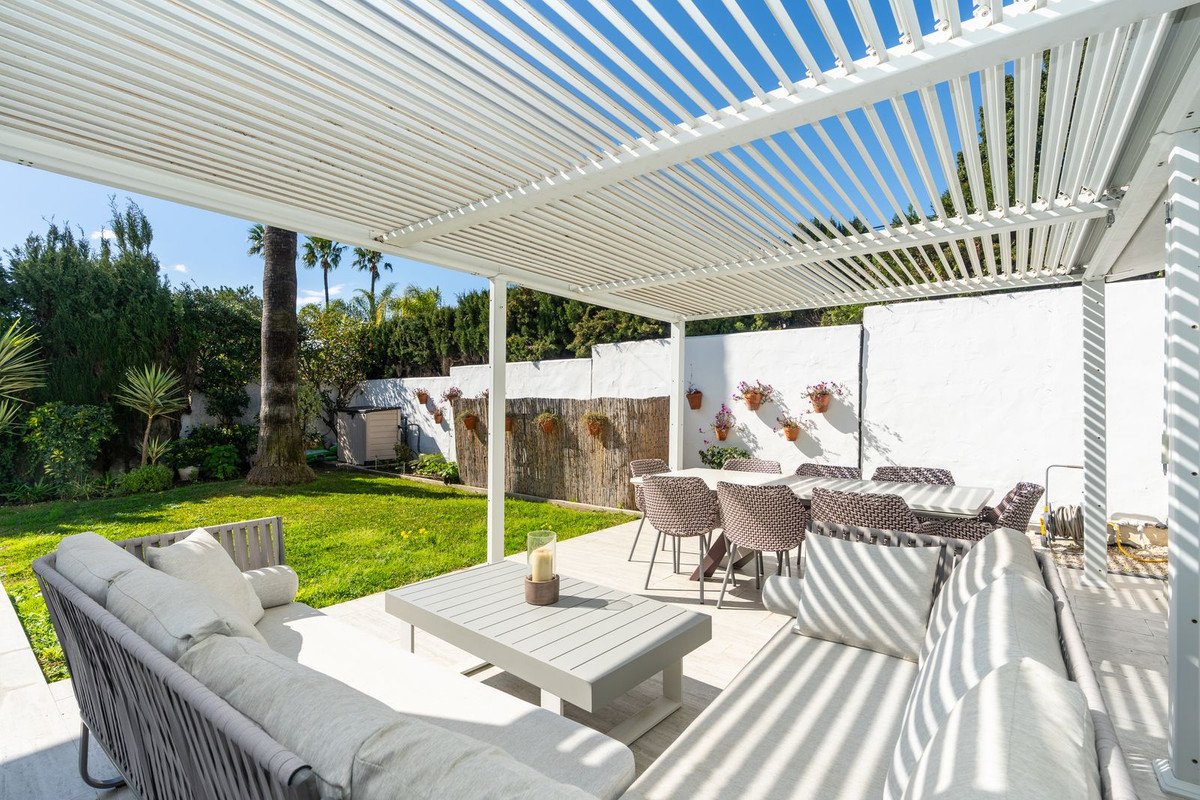 5 Bed Detached Villa in Atalaya
