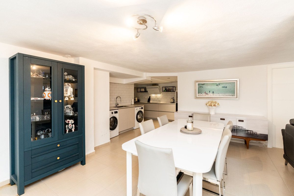5 Bed Detached Villa in Atalaya