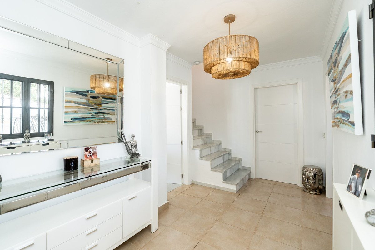 5 Bed Detached Villa in Atalaya