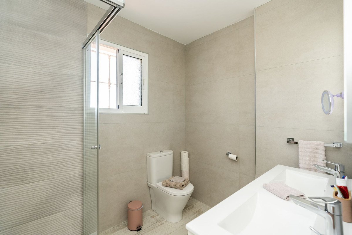 5 Bed Detached Villa in Atalaya