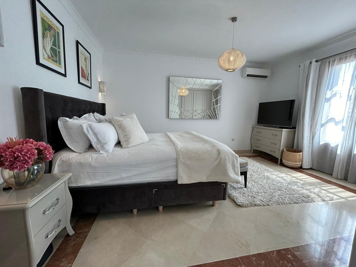 4 Bed Detached Villa in Estepona