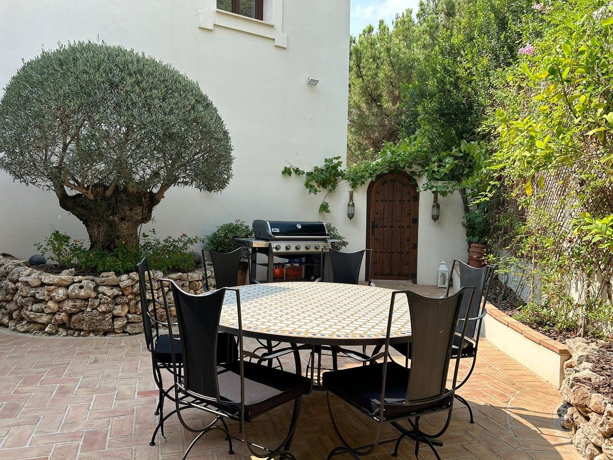 4 Bed Detached Villa in Estepona