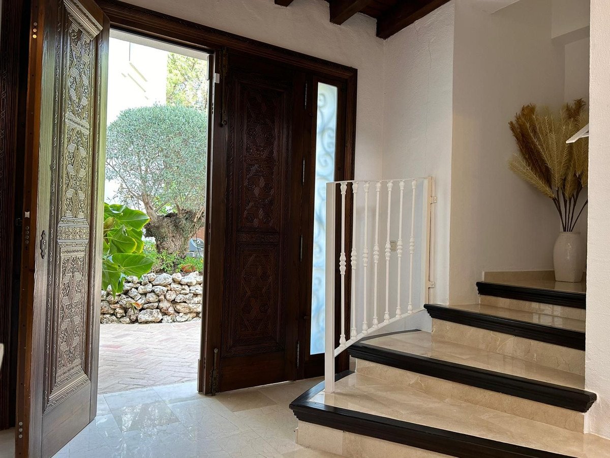 4 Bed Detached Villa in Estepona