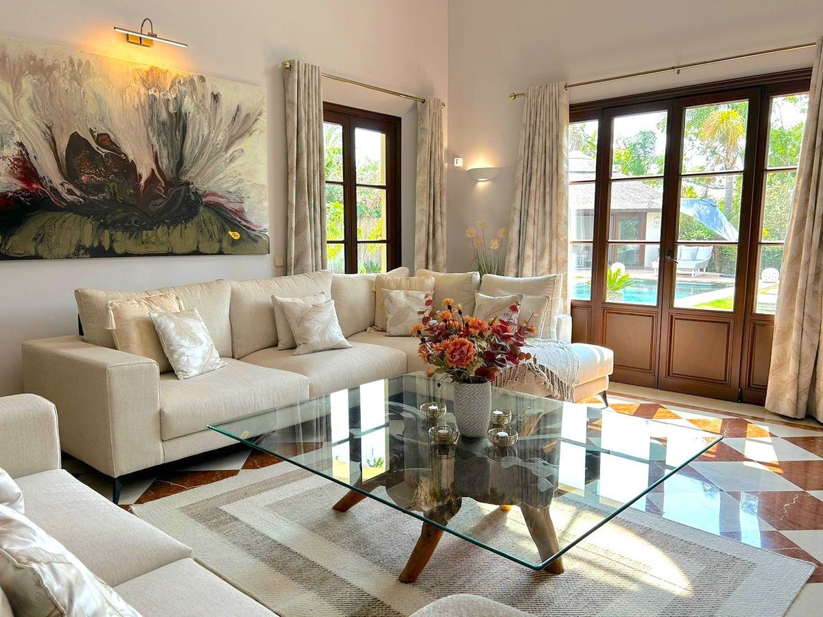 4 Bed Detached Villa in Estepona