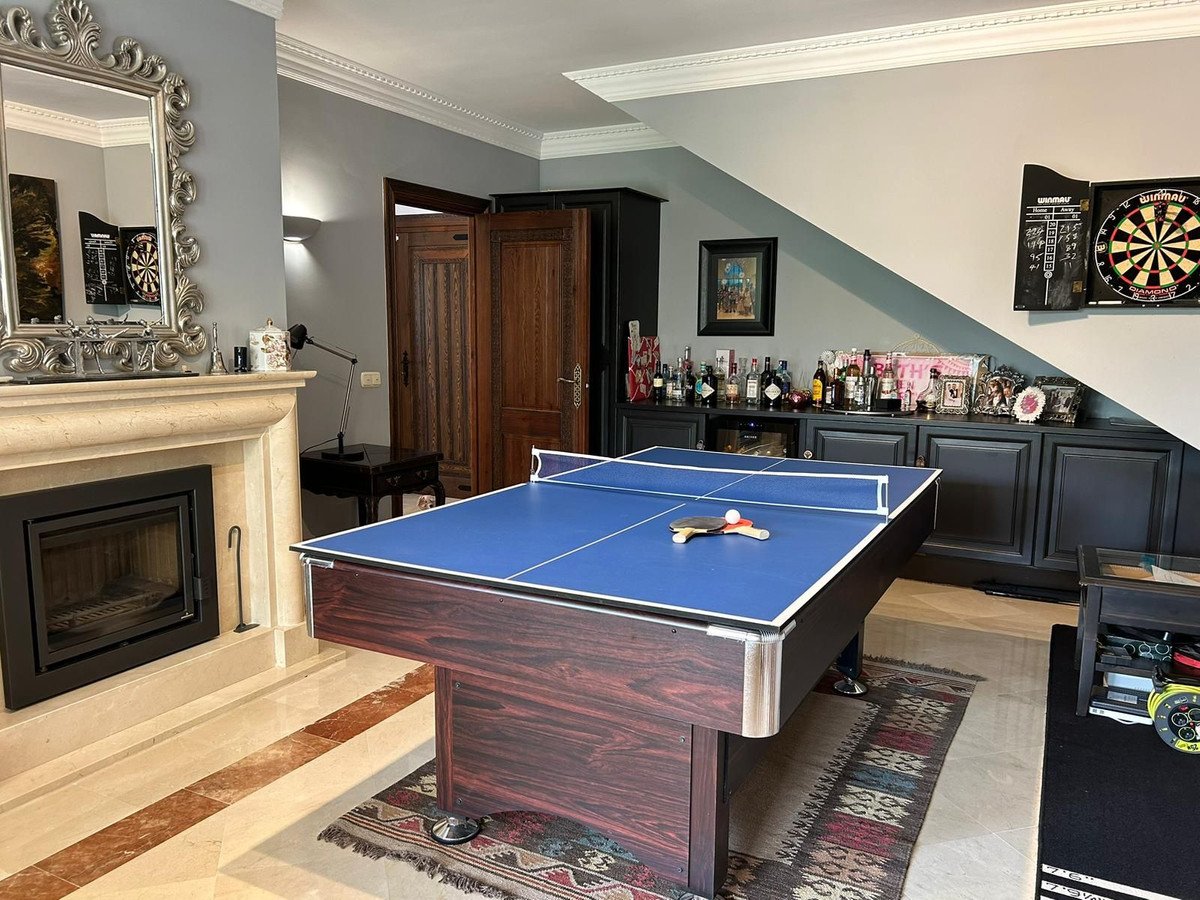 4 Bed Detached Villa in Estepona