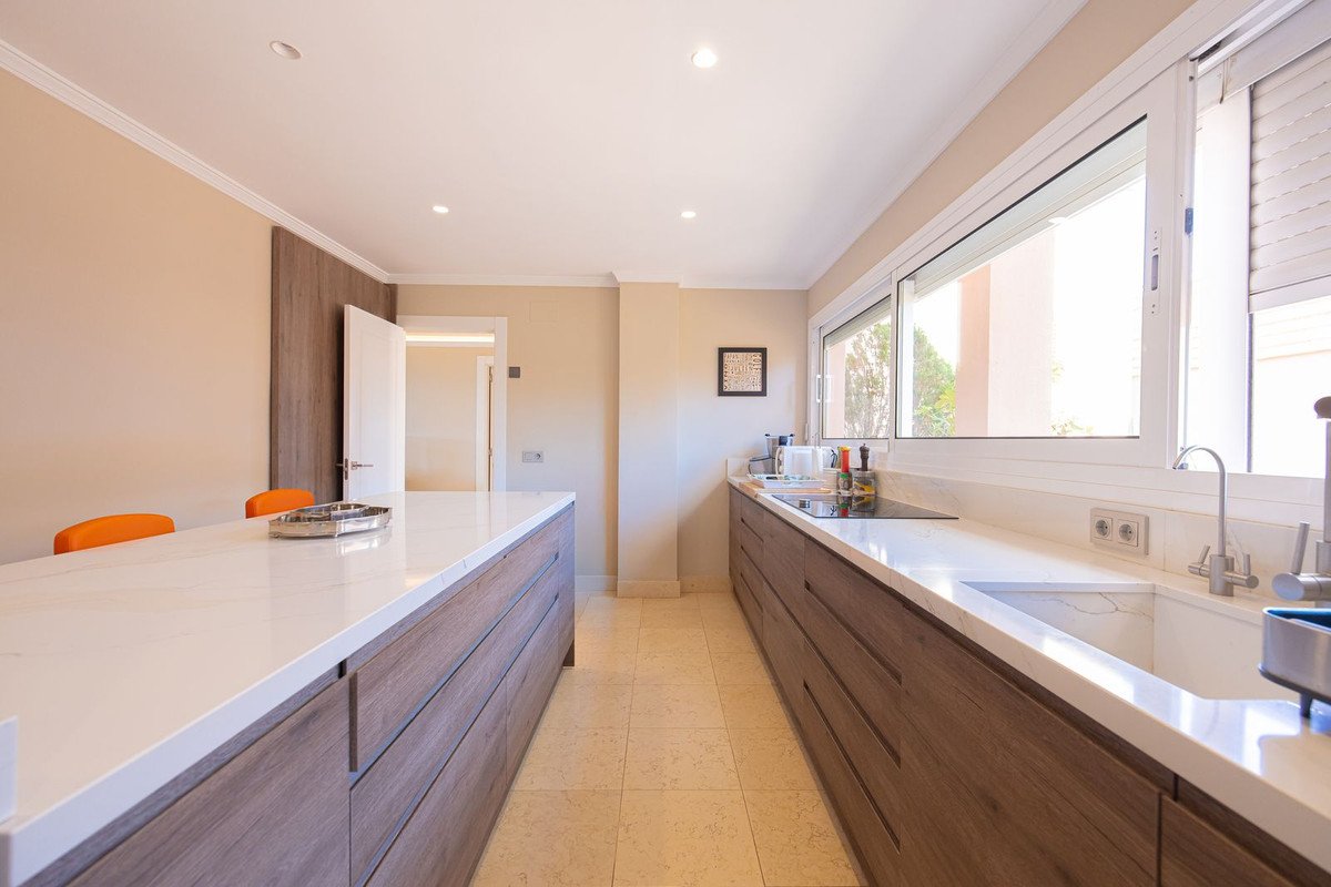 3 Bed Penthouse Duplex in Nueva Andalucía
