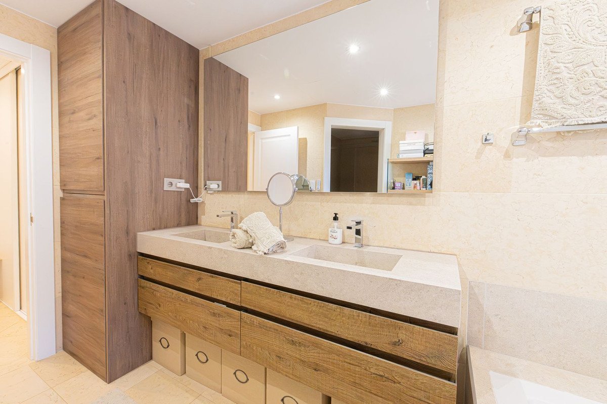 3 Bed Penthouse Duplex in Nueva Andalucía