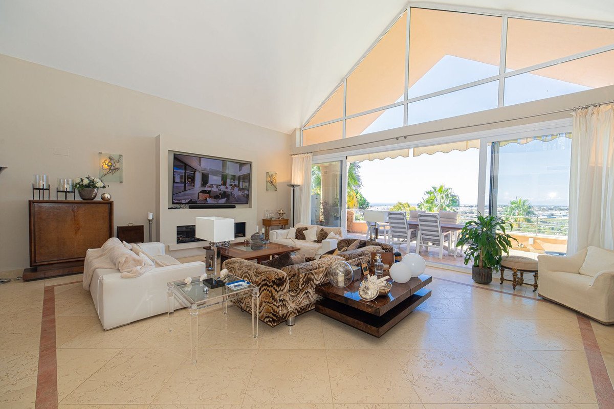 3 Bed Penthouse Duplex in Nueva Andalucía
