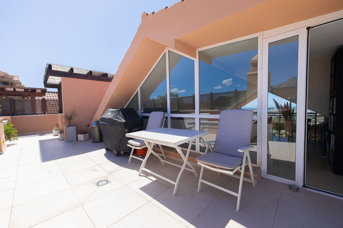 3 Bed Penthouse Duplex in Nueva Andalucía