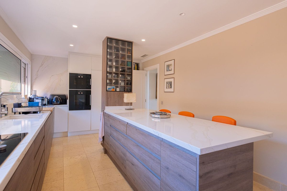3 Bed Penthouse Duplex in Nueva Andalucía