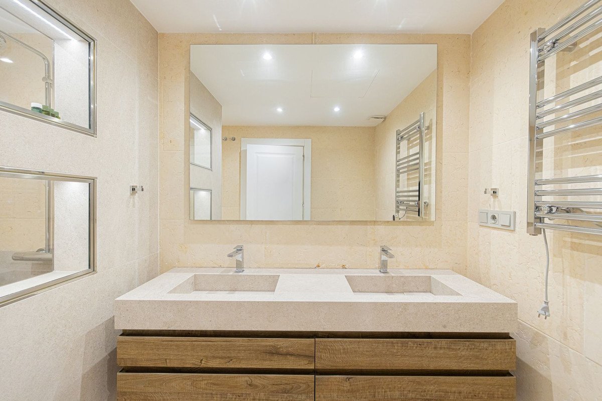 3 Bed Penthouse Duplex in Nueva Andalucía