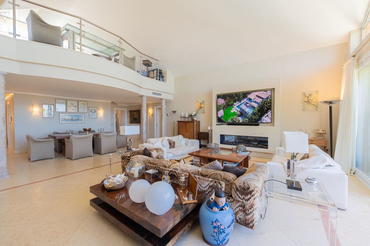 3 Bed Penthouse Duplex in Nueva Andalucía