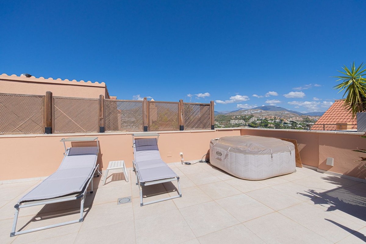 3 Bed Penthouse Duplex in Nueva Andalucía