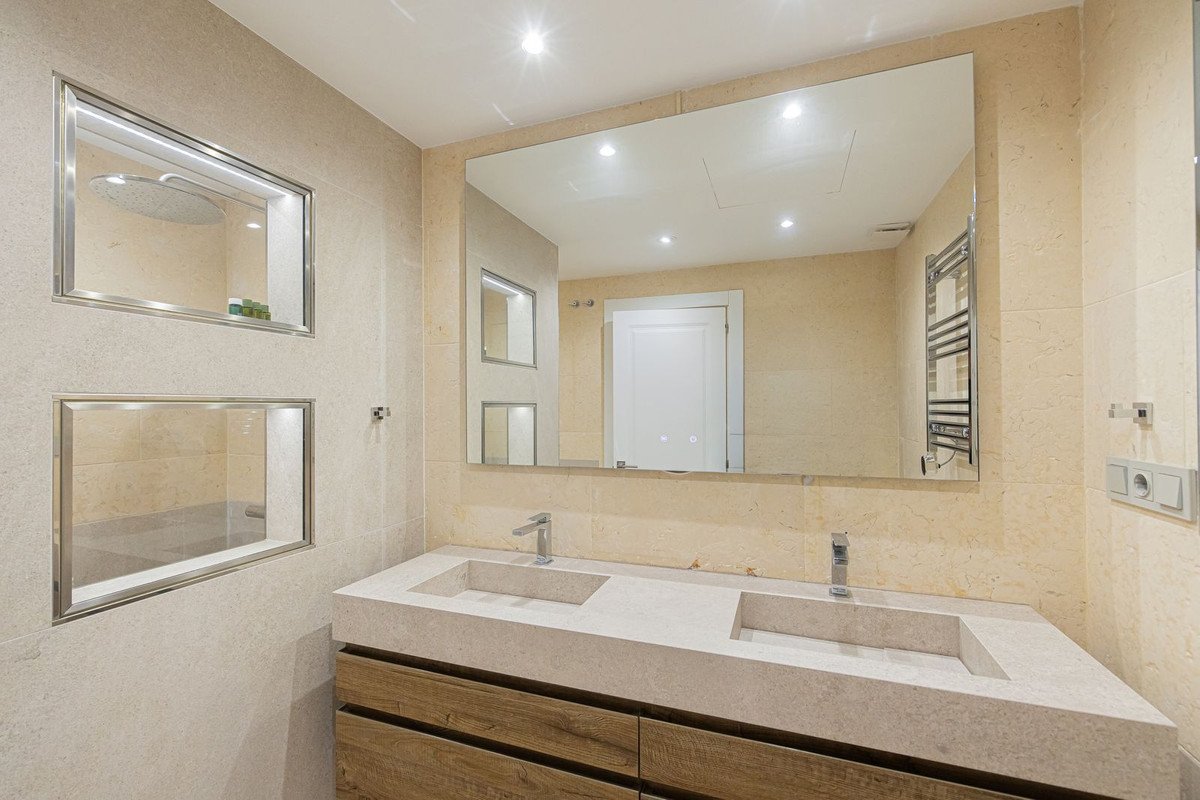 3 Bed Penthouse Duplex in Nueva Andalucía