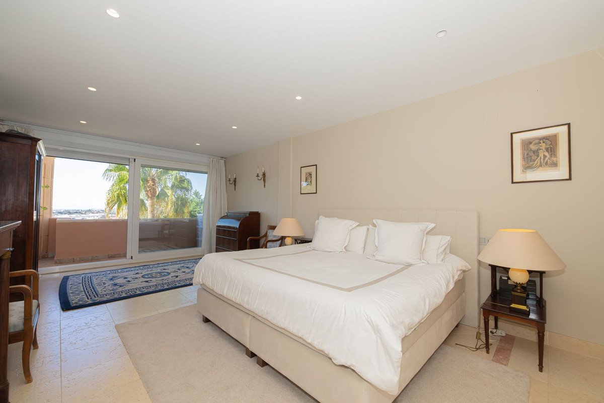 3 Bed Penthouse Duplex in Nueva Andalucía