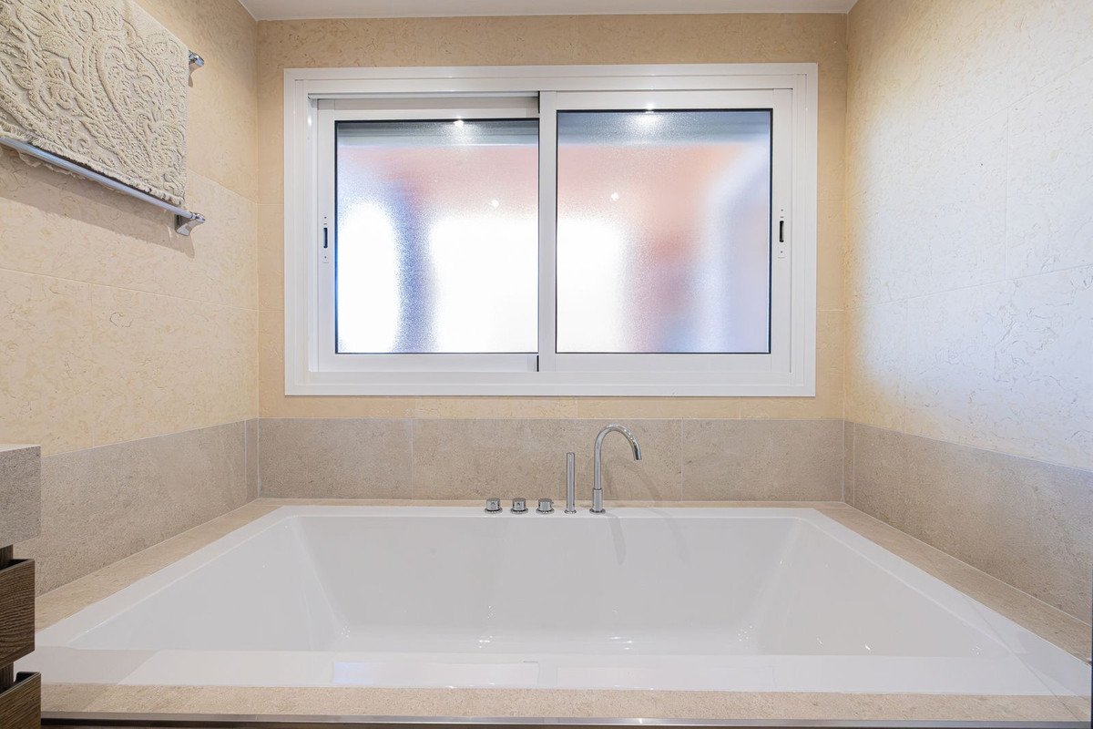 3 Bed Penthouse Duplex in Nueva Andalucía