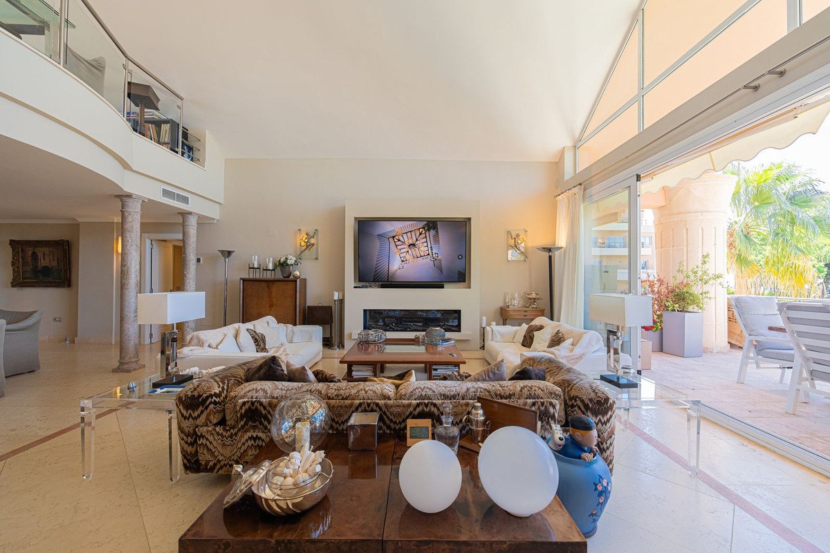 3 Bed Penthouse Duplex in Nueva Andalucía