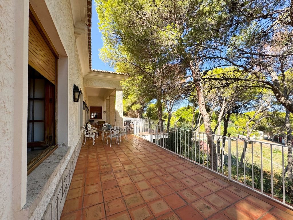 6 Bed Detached Villa in Calasparra