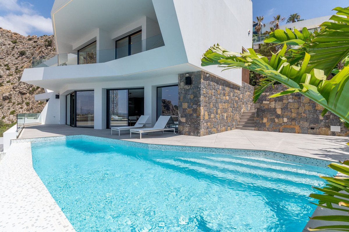 4 Bed Semi-Detached House in Pueblo Mascarat