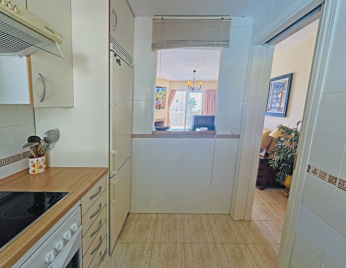 1 Bed Middle Floor Apartment in Calahonda