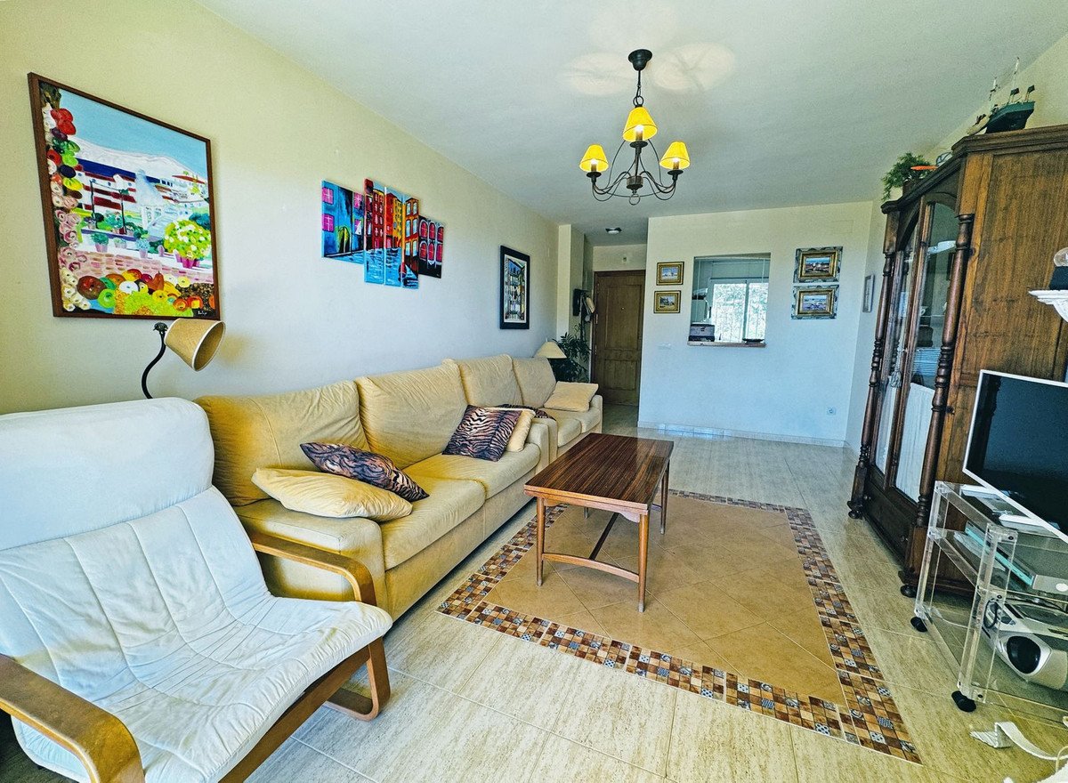 1 Bed Middle Floor Apartment in Calahonda