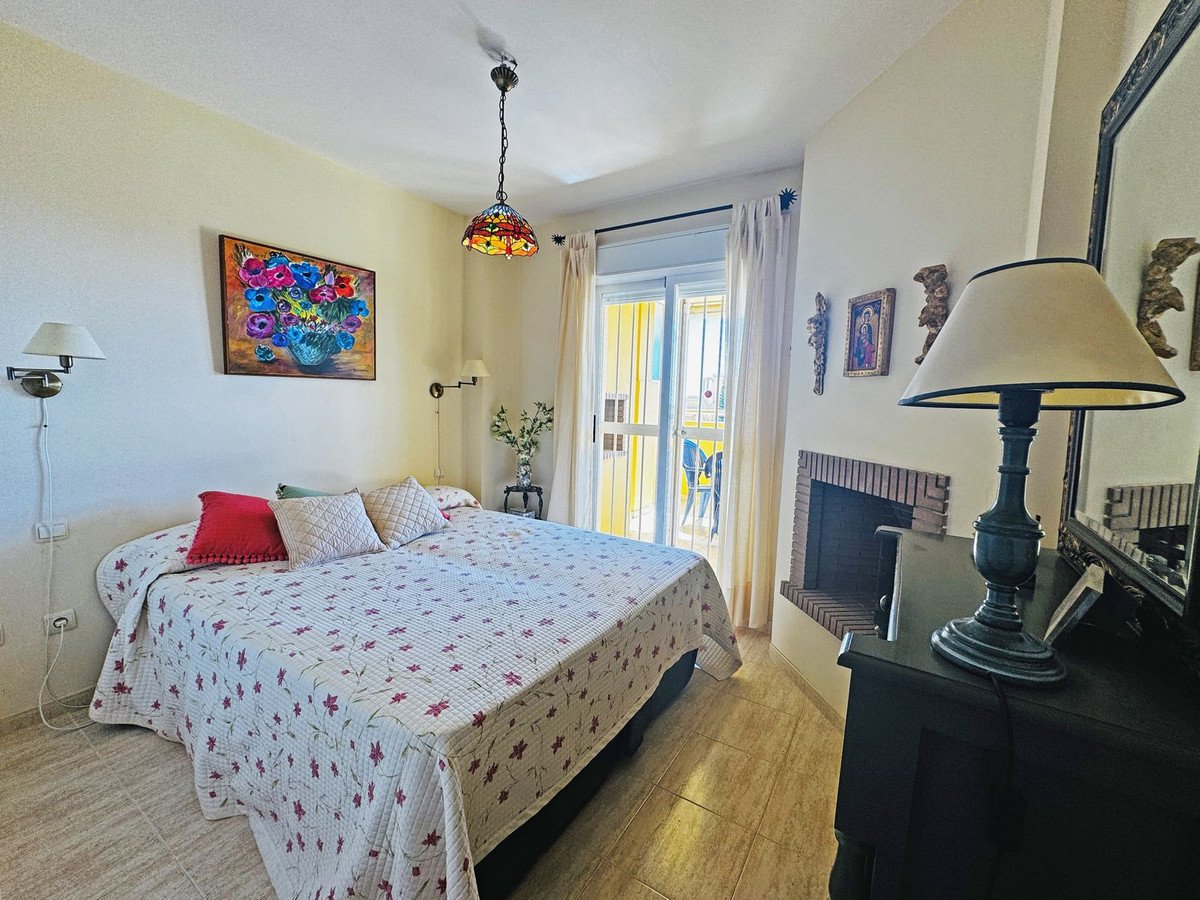 1 Bed Middle Floor Apartment in Calahonda