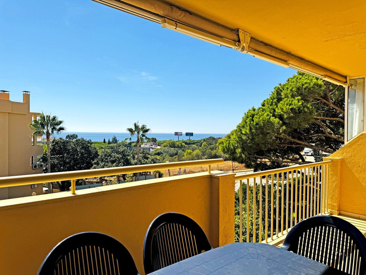 1 Bed Middle Floor Apartment in Calahonda