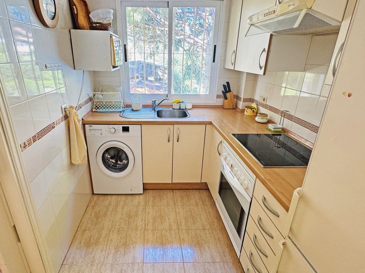 1 Bed Middle Floor Apartment in Calahonda