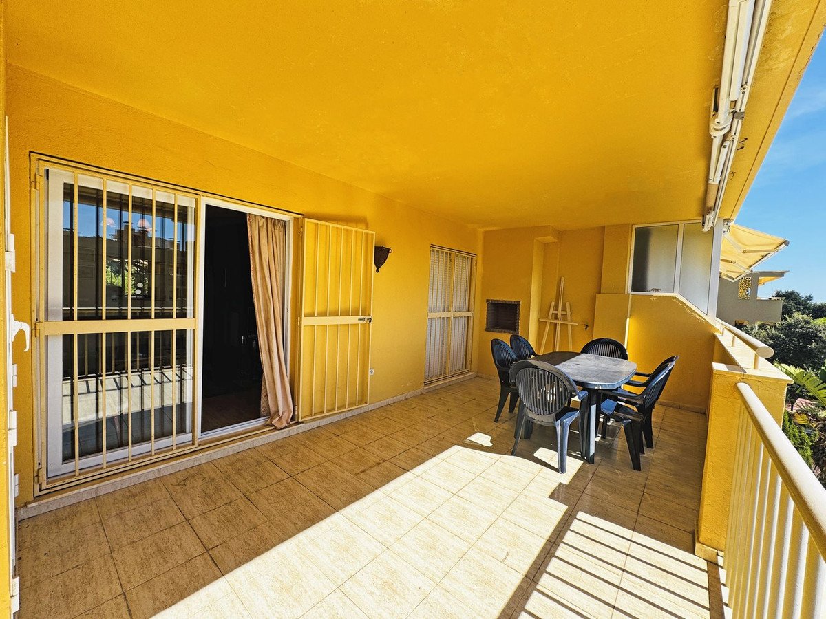 1 Bed Middle Floor Apartment in Calahonda