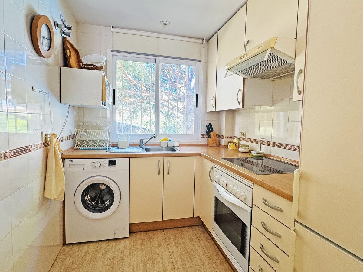 1 Bed Middle Floor Apartment in Calahonda