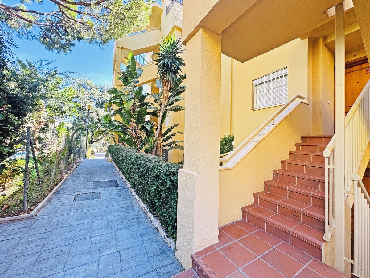 1 Bed Middle Floor Apartment in Calahonda
