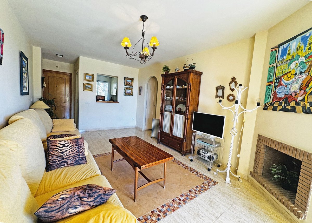 1 Bed Middle Floor Apartment in Calahonda
