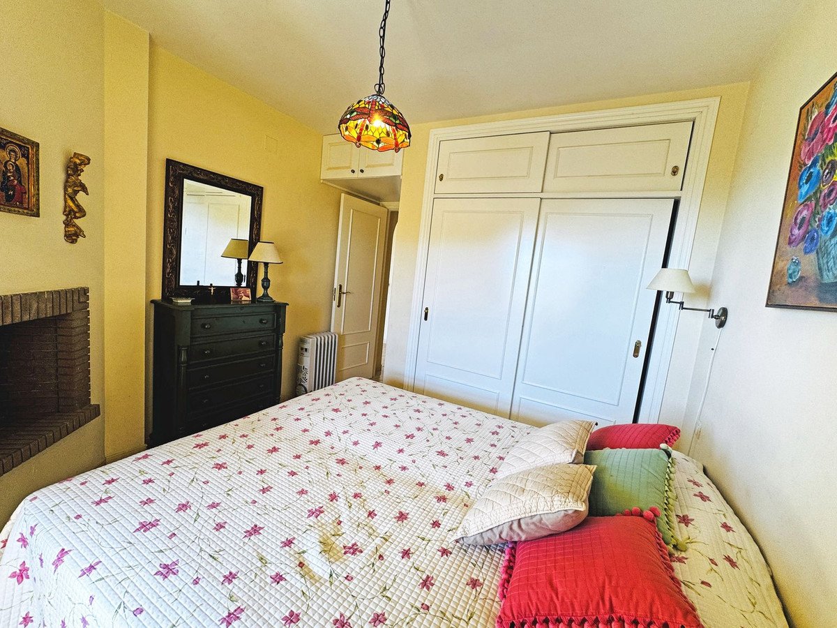 1 Bed Middle Floor Apartment in Calahonda