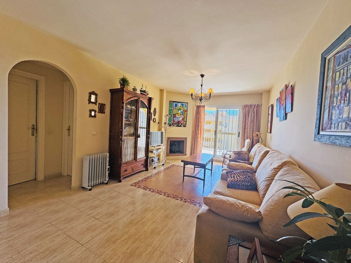 1 Bed Middle Floor Apartment in Calahonda