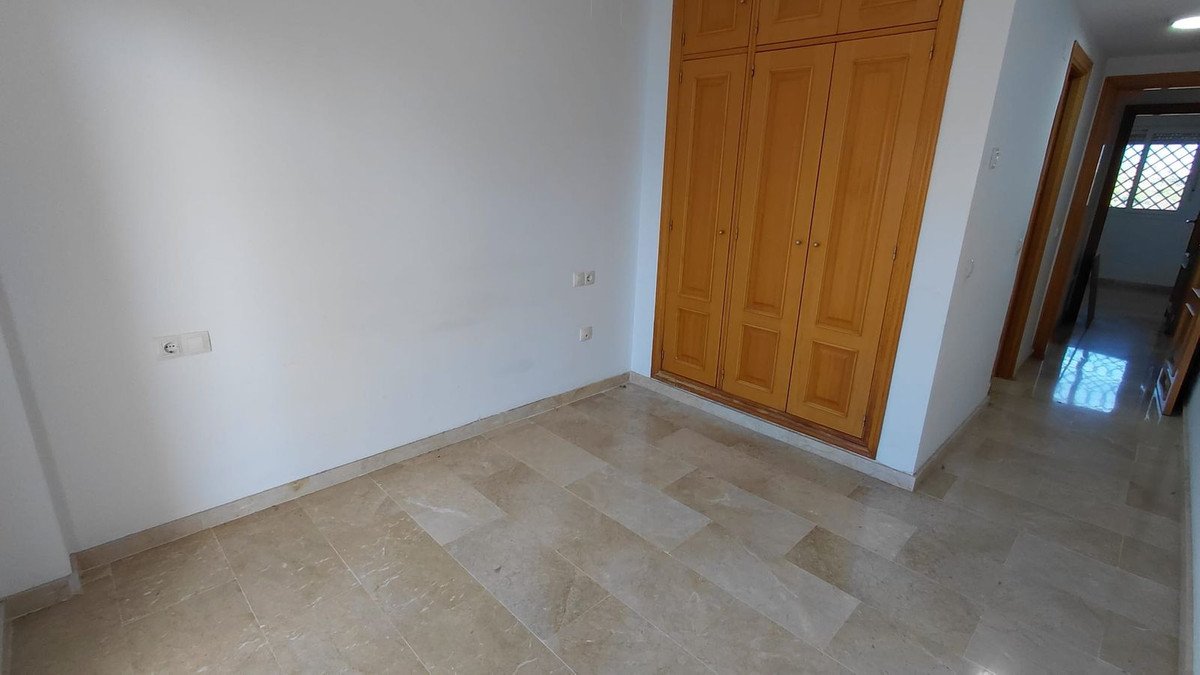 2 Bed Middle Floor Apartment in Manilva