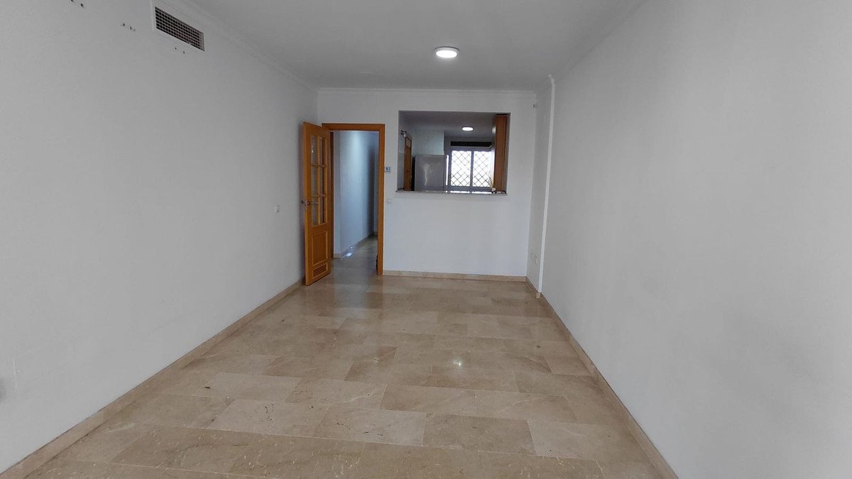 2 Bed Middle Floor Apartment in Manilva