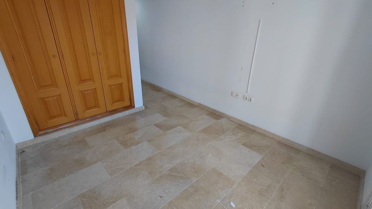 2 Bed Middle Floor Apartment in Manilva