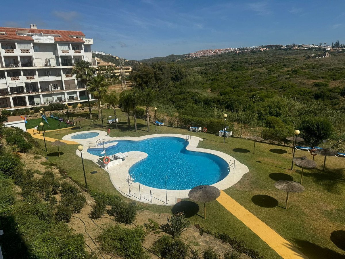 2 Bed Middle Floor Apartment in Manilva