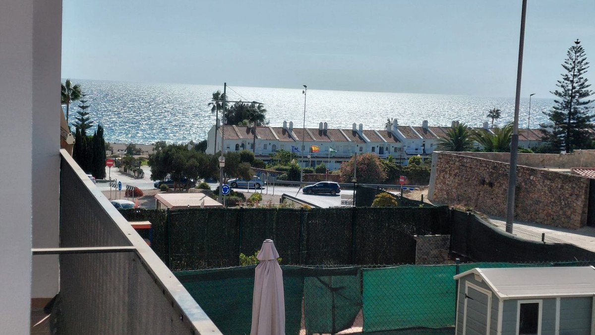 2 Bed Middle Floor Apartment in Manilva