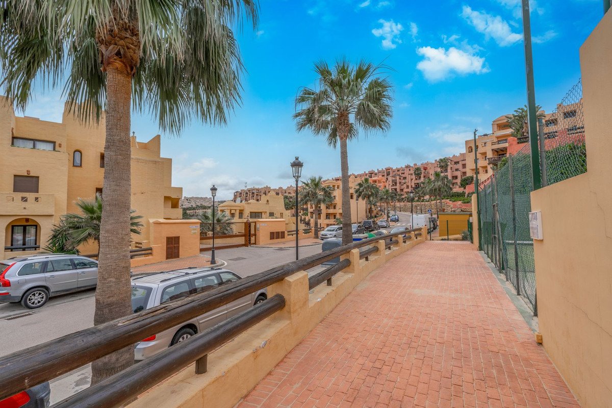 2 Bed Ground Floor Apartment in Manilva