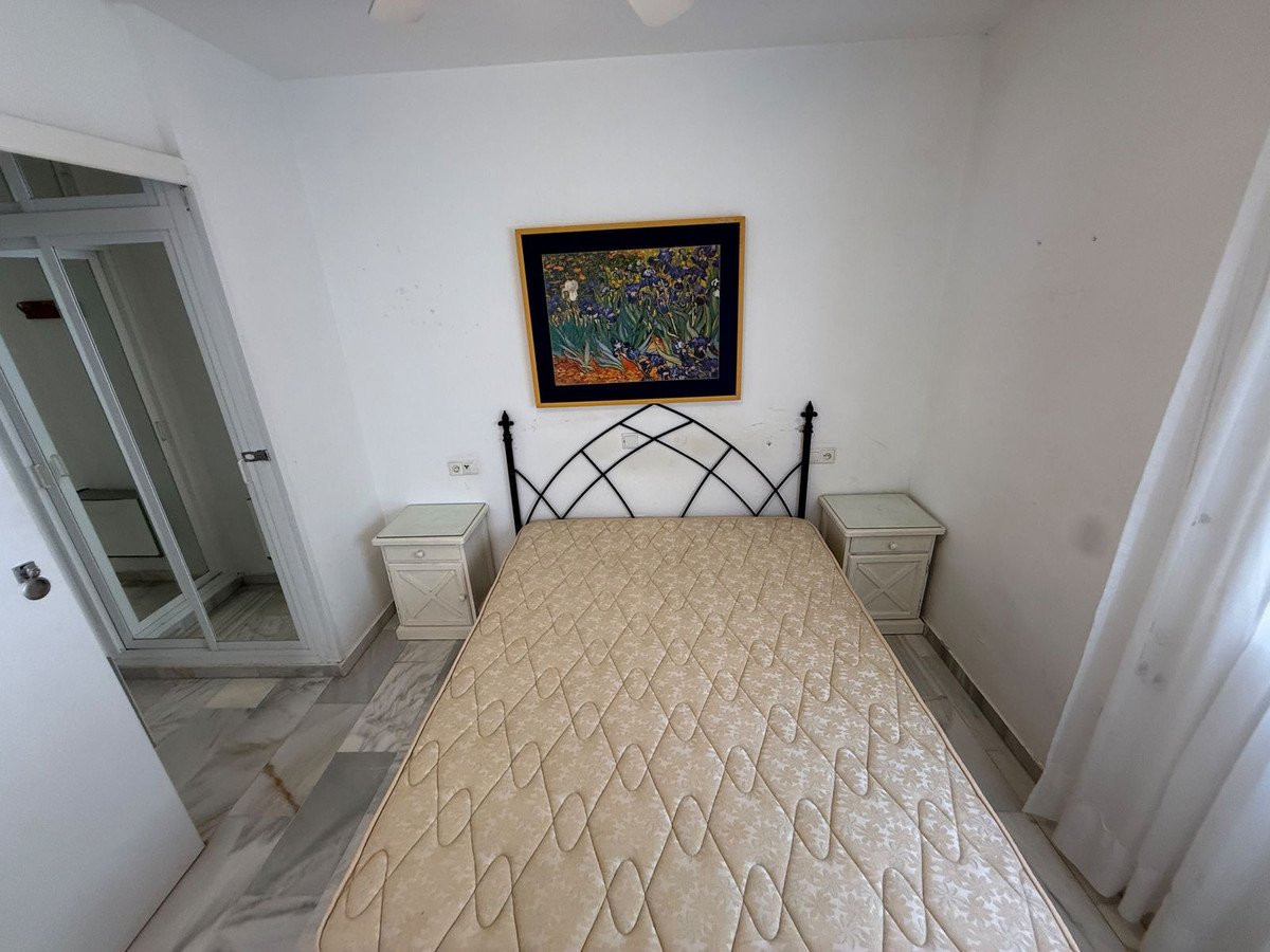 2 Bed Middle Floor Apartment in El Chaparral