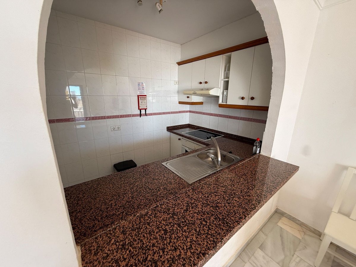 2 Bed Middle Floor Apartment in El Chaparral