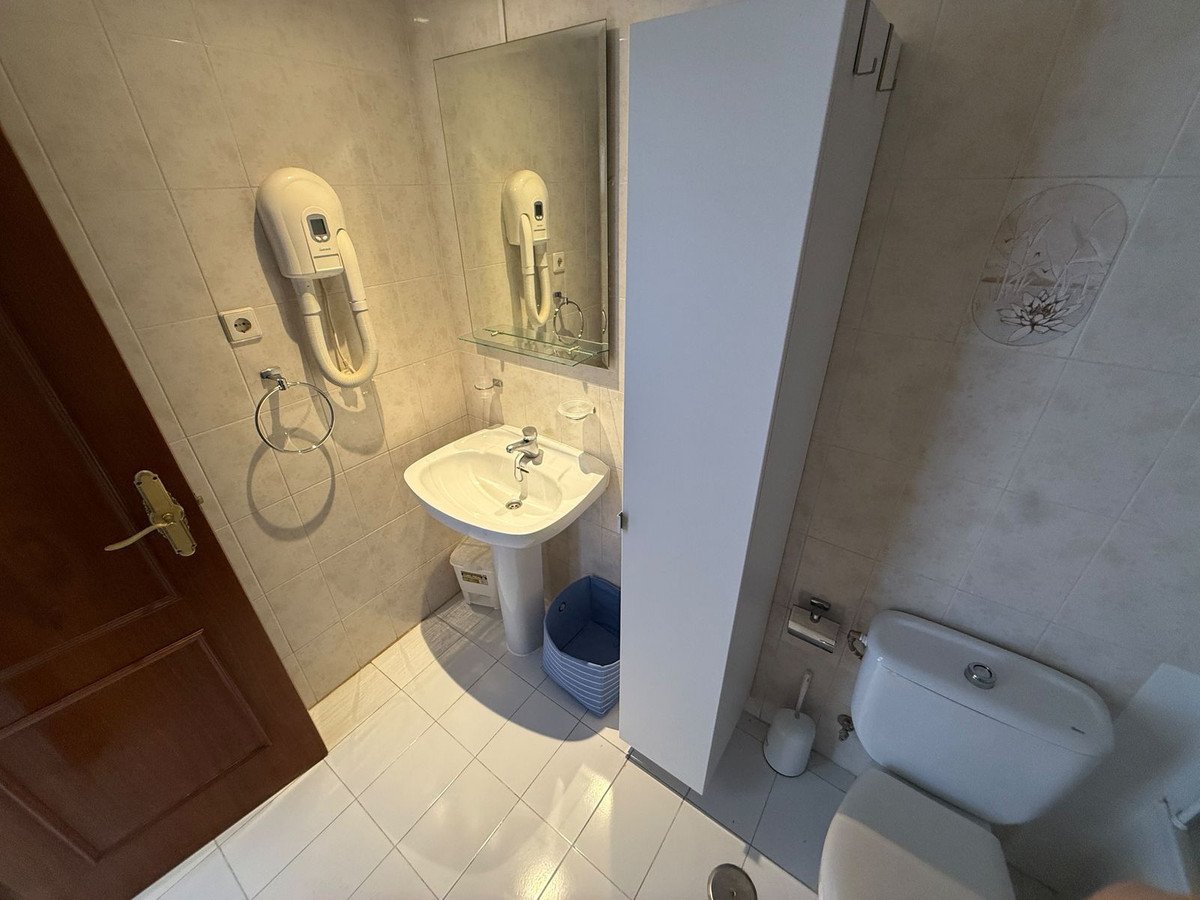 2 Bed Middle Floor Apartment in El Chaparral
