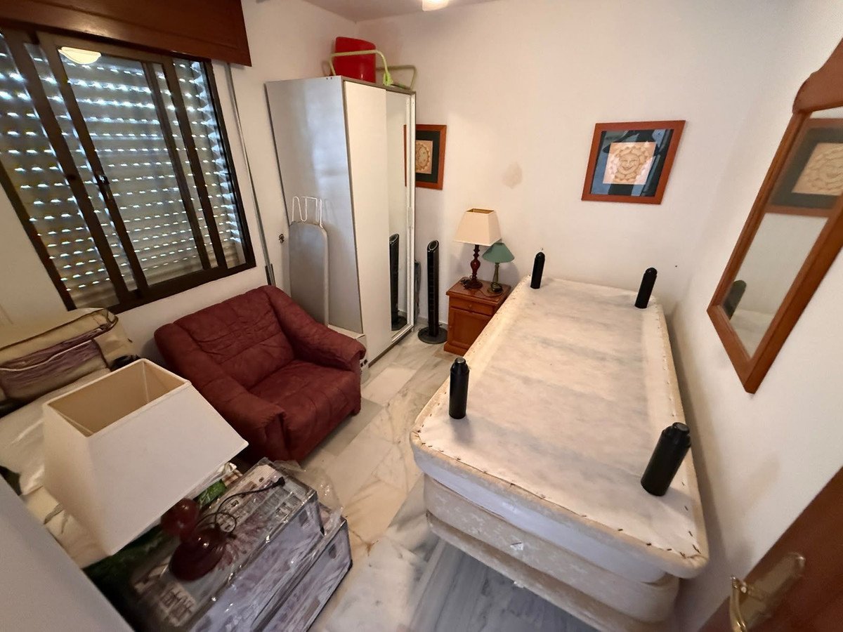2 Bed Middle Floor Apartment in El Chaparral