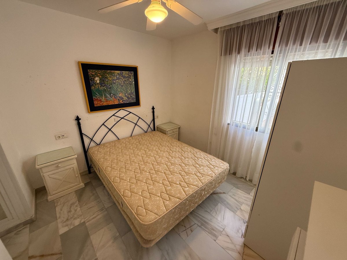 2 Bed Middle Floor Apartment in El Chaparral