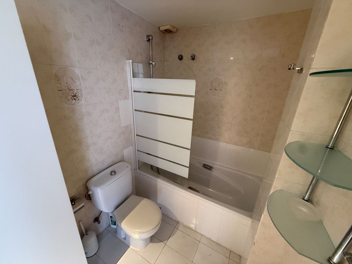 2 Bed Middle Floor Apartment in El Chaparral