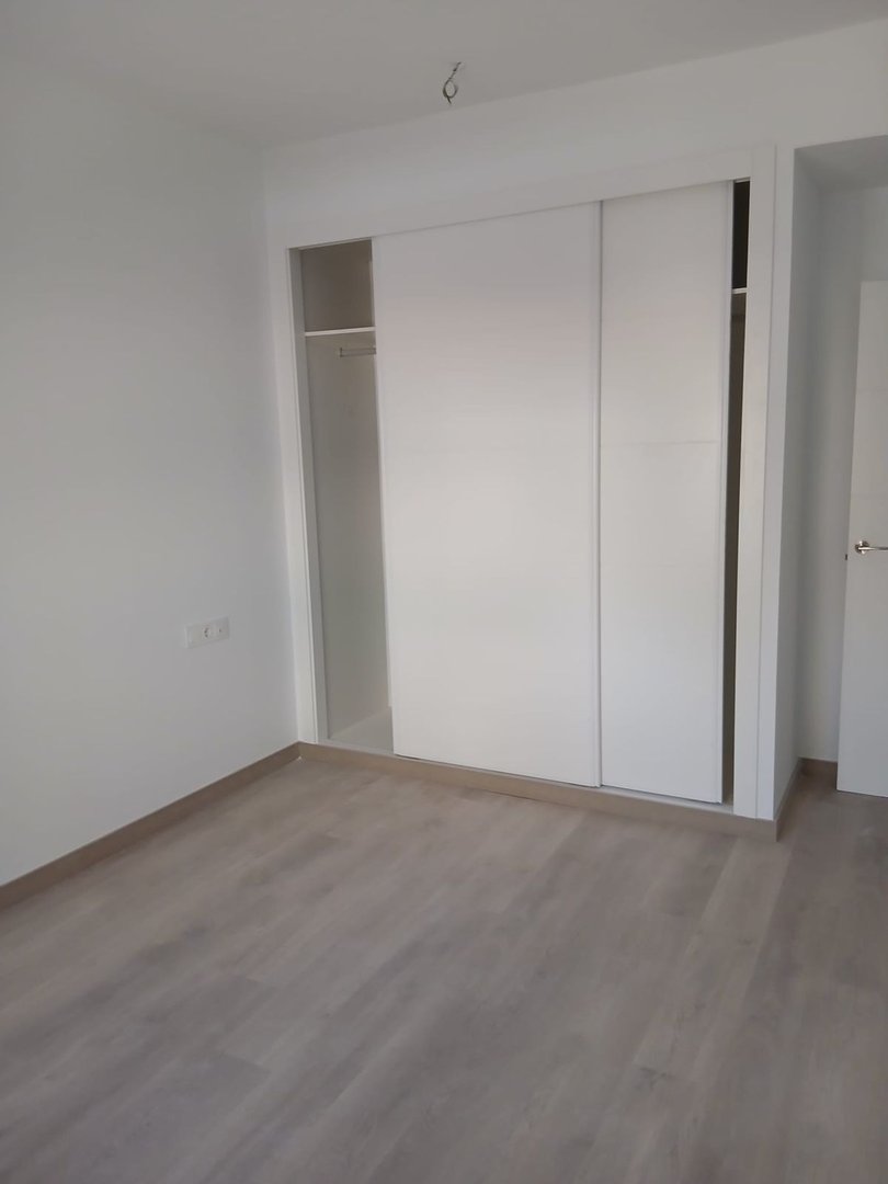1 Bed Middle Floor Apartment in Málaga Centro